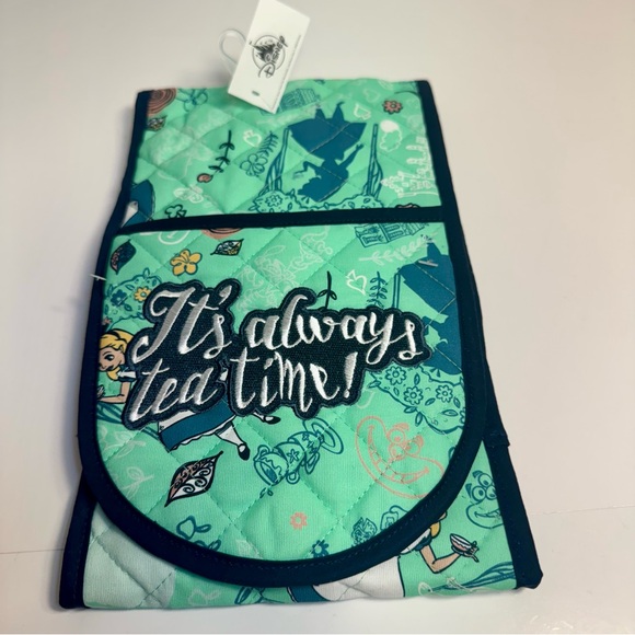 NWT Disney Parks Alice in Wonderland Double Potholder Pot Holder Oven Glove Mitt - Picture 1 of 12